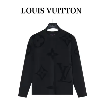 () LouisVuitton/路易威登25ssLV大LOGO植绒满印长袖 LouisVuitton/路易威登八明治空气层套头圆领长袖 打底衫,男女同款时尚休闲!贸易公司渠道稀出,领先官网发售!一直都是神奇的存在,有着极高的辨识度,总是以极简风格营造时髦单品,对年龄性别都没有限制,任谁都好驾驭!基础休闲的圆领版型剪裁,着穿显瘦藏肉效果显著,能够驾驭你日常各种休闲着装穿法,无性别身材的限定,男女同款推荐! 此款长袖选用客供进口空气层针织棉布制成,该面料手感轻薄细腻软糯,同时兼顾优越的挺括感,内里如同鱼鳞般紧密排列的毛圈肌理,贴肤保暖透气毫无扎刺感可言!袖口以及下摆同缸色染针织罗纹拼接,令着身者更加帅气有型!衣身正面由图案装饰,采用顶级工艺精心印制,搭配品牌点缀,将奢华档次与时尚感都展现了出来! 颜色:黑色 白色